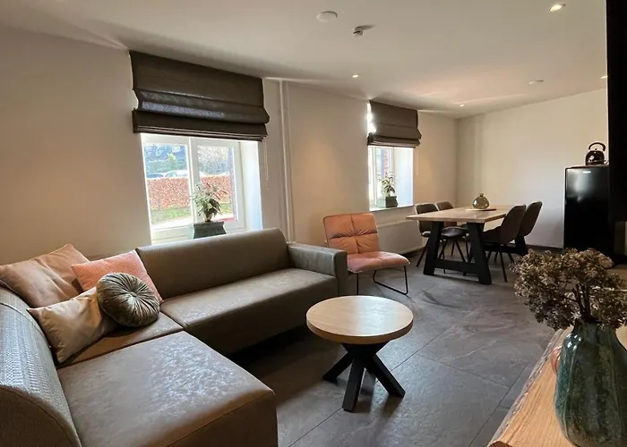 Valley View 07 4p Courtyard Near Valkenburg Nyaraló *